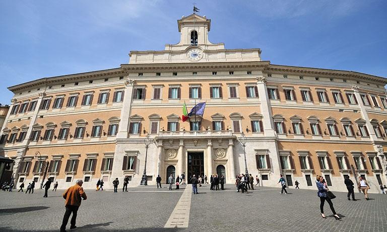 Fotografia del prospetto principale del Palazzo Montecitorio