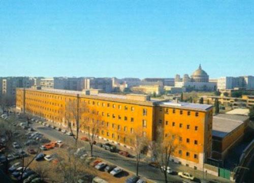 vista panoramica dell’edificio della scuola secondaria di primo grado San Giovanni Bosco